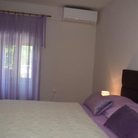 Apartments Sabina I Grapes مالينسكا المظهر الخارجي الصورة