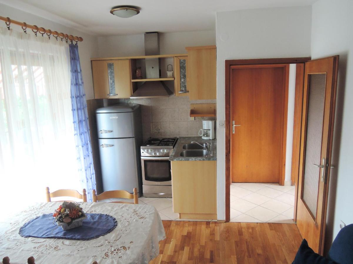 Apartments Sabina I Grapes مالينسكا المظهر الخارجي الصورة