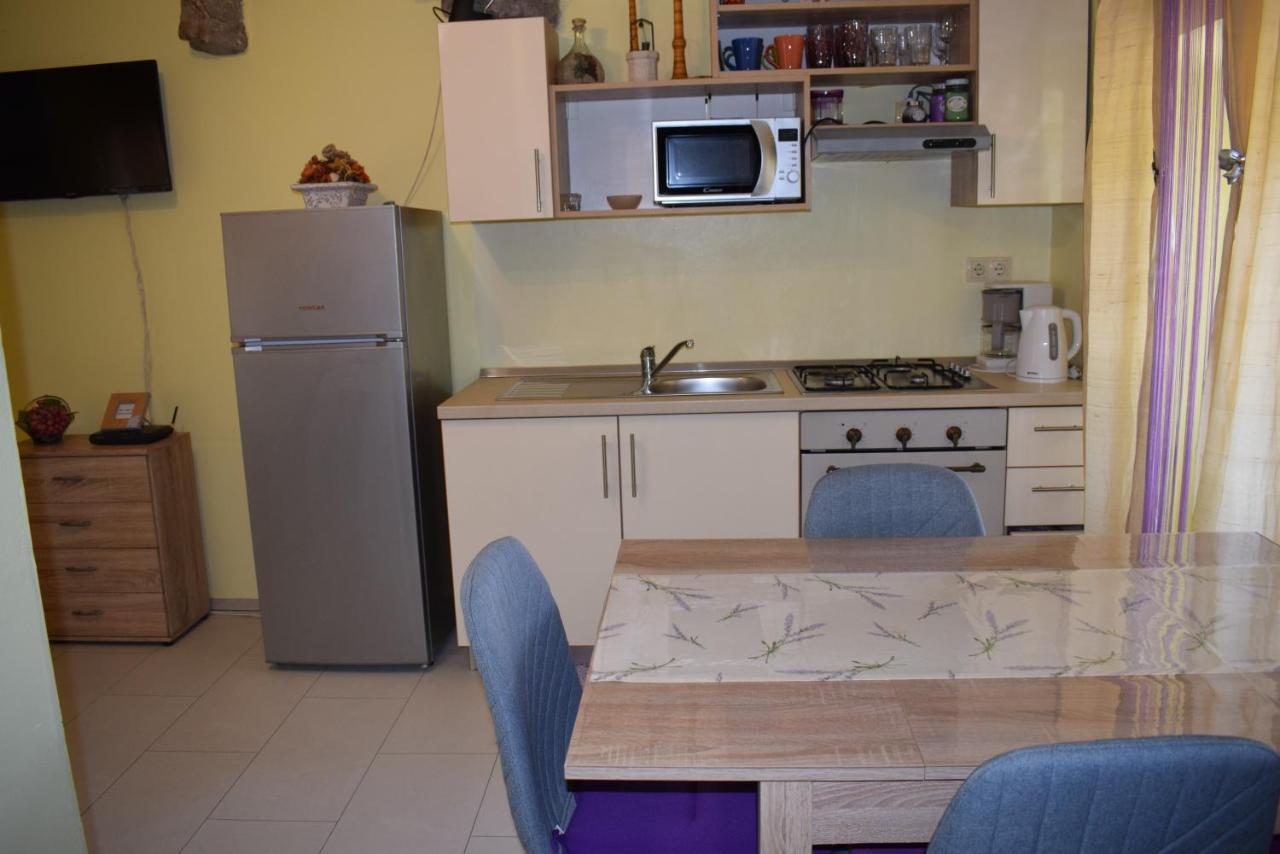 Apartments Sabina I Grapes مالينسكا المظهر الخارجي الصورة