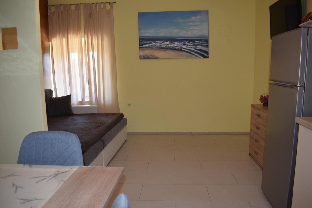 Apartments Sabina I Grapes مالينسكا المظهر الخارجي الصورة