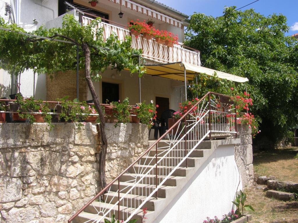 Apartments Sabina I Grapes مالينسكا المظهر الخارجي الصورة