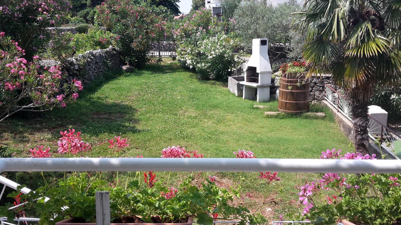 Apartments Sabina I Grapes مالينسكا المظهر الخارجي الصورة
